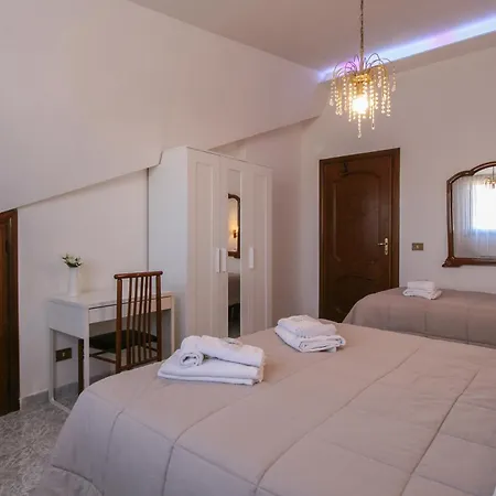 アパート Royal Penthouse - Airport - Three-bedroom フィウミチーノ