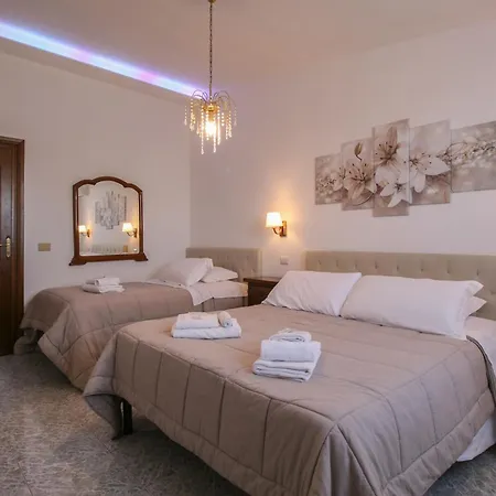 Royal Penthouse - Airport - Three-bedroom