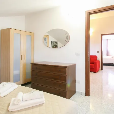 Royal Penthouse - Airport - Three-bedroom フィウミチーノ